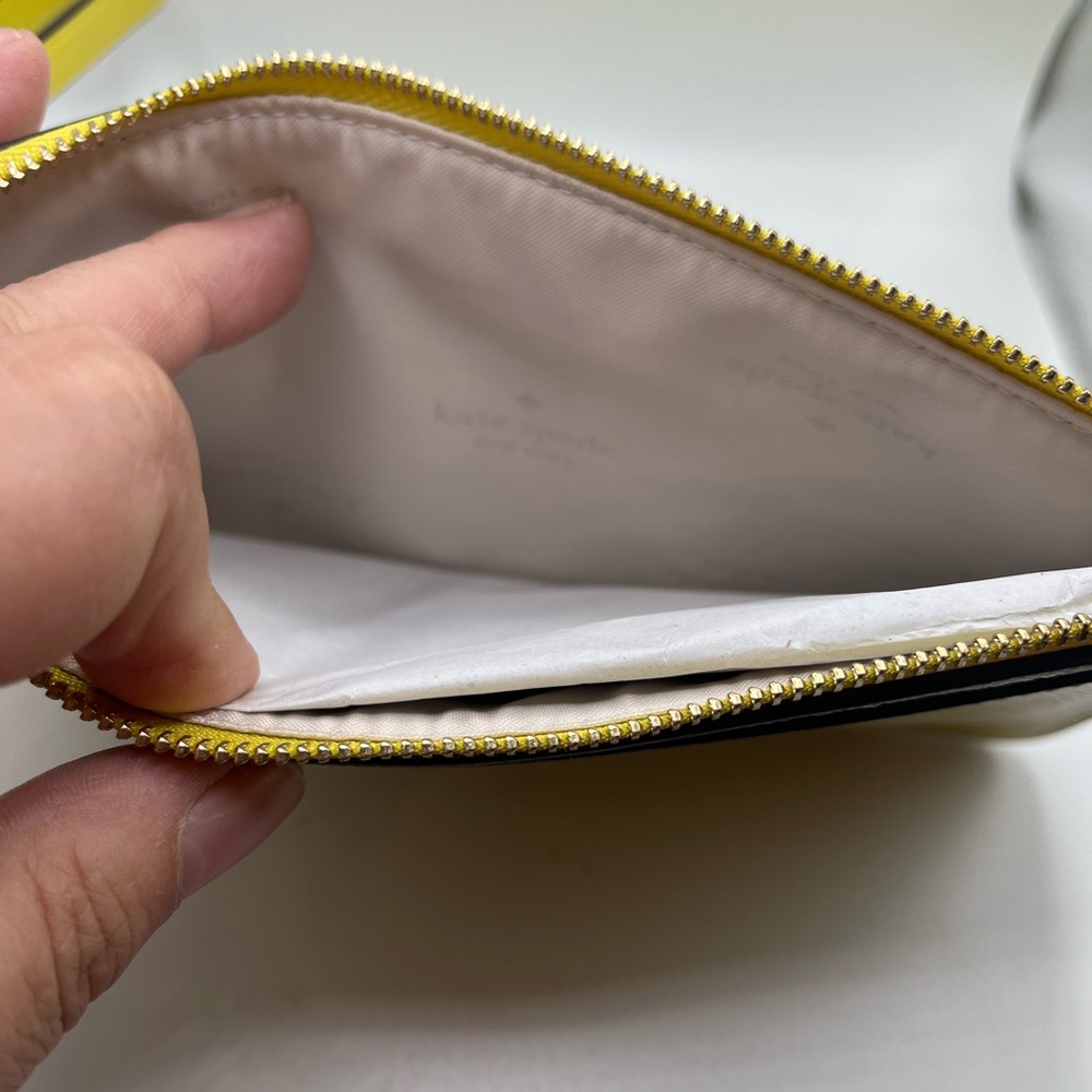 Kate Spade Lucy Medium L-Zip Saffiano Leather Wristlet in Lime Slice KD546 $139 - Picture 9 of 9